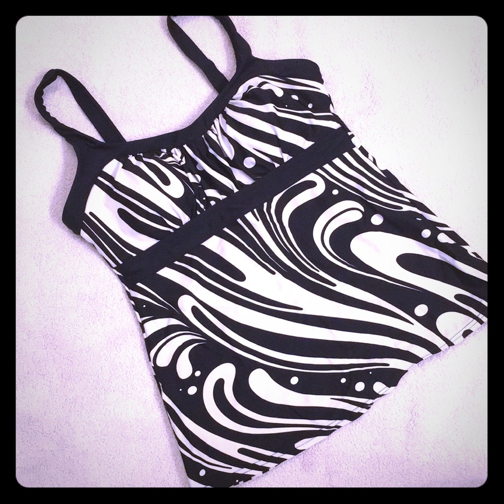 ZeroXposur tankini bathing suit top. Black & White
